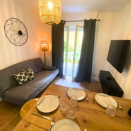 Cote Cour - - La Conciergerie. Apartman Poitiers