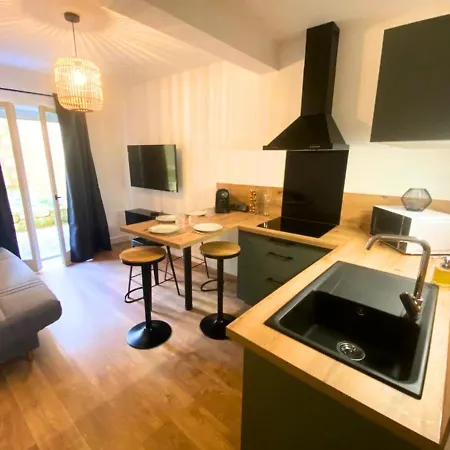 Cote Cour - - La Conciergerie. Apartman *