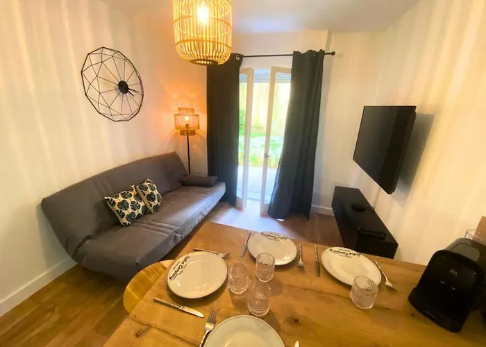 Cote Cour - - La Conciergerie. Apartman Poitiers