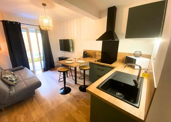 Cote Cour - - La Conciergerie. Apartman *